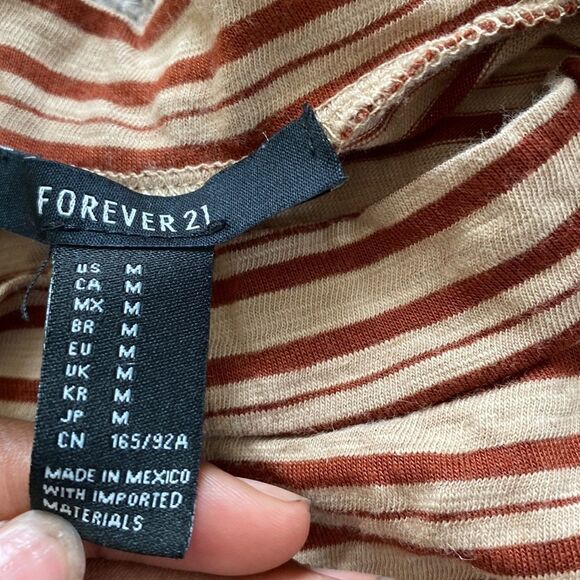 Forever 21 Top SIZE M - Picture 2 of 4